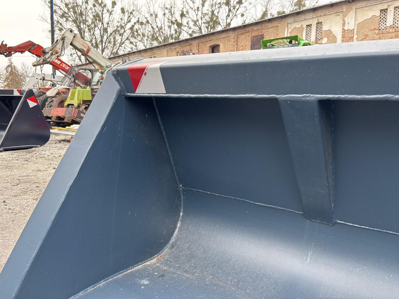 Łyżka Objętościowa 2,3m 1,01 m3 z mocowaniem do ładowarki Manitou. - Cazo cargador: foto 3 Łyżka Objętościowa 2,3m 1,01 m3 z mocowaniem do ładowarki Manitou. - Cazo cargador: foto 3