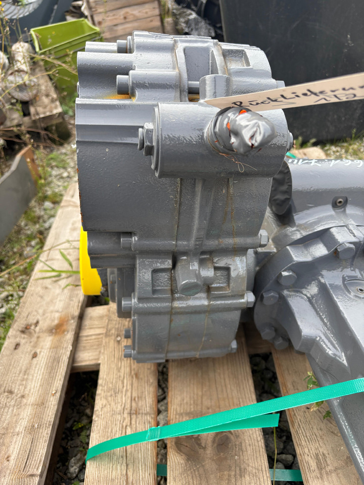 MT-L 3015-II Półoś Przegub Krzyżaki CZĘŚCI - Palier para Maquinaria agrícola: foto 1 MT-L 3015-II Półoś Przegub Krzyżaki CZĘŚCI - Palier para Maquinaria agrícola: foto 1