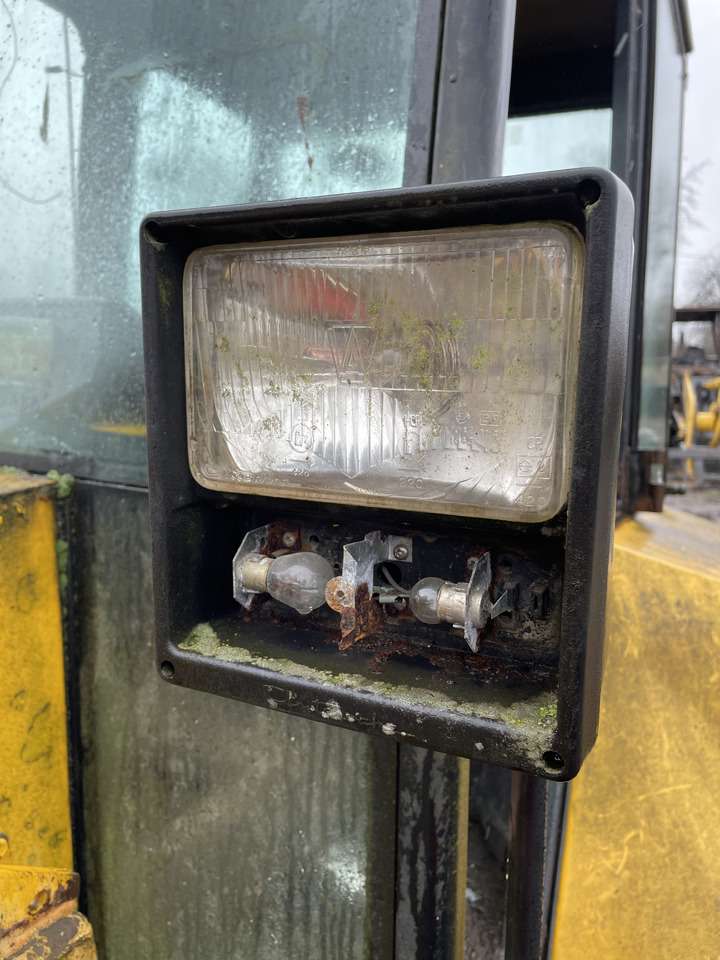 Massey Fergusson ładowarka 50HX - lampa przednia obudowa - Luz/ Iluminación para Maquinaria agrícola: foto 1 Massey Fergusson ładowarka 50HX - lampa przednia obudowa - Luz/ Iluminación para Maquinaria agrícola: foto 1