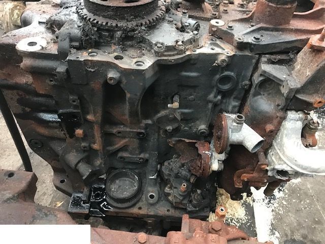 Steyr 4115 PROFI - TYLKO CZĘŚCI MECHANICZNE - Piezas de recambio para Maquinaria agrícola: foto 2 Steyr 4115 PROFI - TYLKO CZĘŚCI MECHANICZNE - Piezas de recambio para Maquinaria agrícola: foto 2