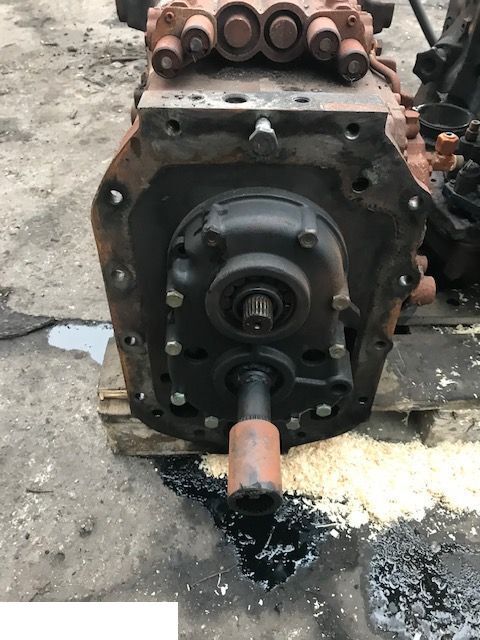 Steyr 4115 PROFI - TYLKO CZĘŚCI MECHANICZNE - Piezas de recambio para Maquinaria agrícola: foto 3 Steyr 4115 PROFI - TYLKO CZĘŚCI MECHANICZNE - Piezas de recambio para Maquinaria agrícola: foto 3