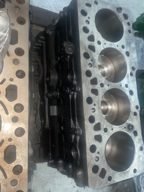 Motor y piezas para Maquinaria agrícola Silnik słupek new holland case F4GE 4C: foto 8