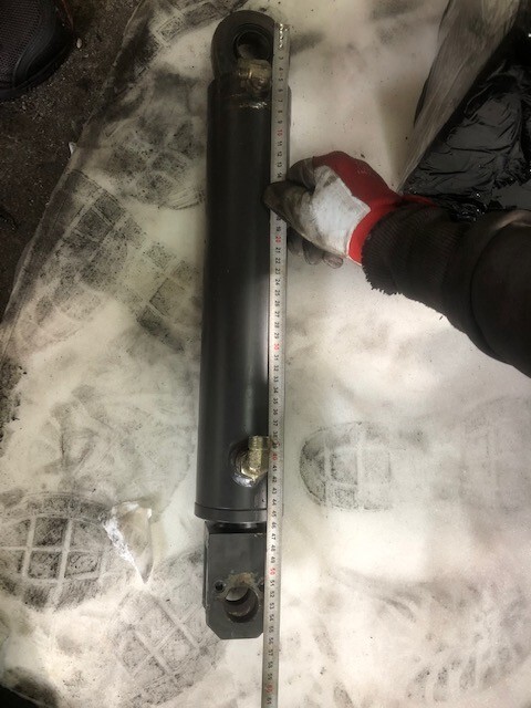 Siłownik skrętu VOLVO L30 L35 - Cilindro hidráulico para Cargadora de ruedas: foto 3 Siłownik skrętu VOLVO L30 L35 - Cilindro hidráulico para Cargadora de ruedas: foto 3