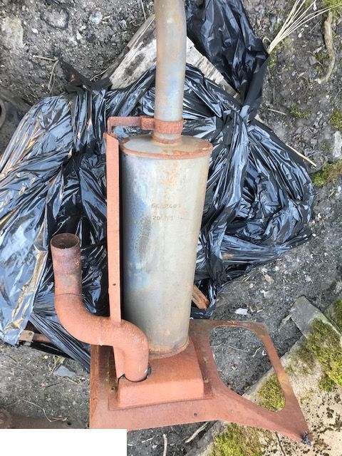 Volvo L30 L35 Tłumik / Wydech - Silenciador para Cargadora de ruedas: foto 1 Volvo L30 L35 Tłumik / Wydech - Silenciador para Cargadora de ruedas: foto 1