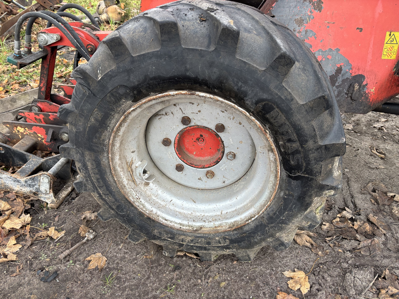 Weidemann 2006 2000rok Felga Opona Koło Przednia Tylna Przód Tył 13.00x17 CZĘŚCI - Llanta para Maquinaria agrícola: foto 3 Weidemann 2006 2000rok Felga Opona Koło Przednia Tylna Przód Tył 13.00x17 CZĘŚCI - Llanta para Maquinaria agrícola: foto 3