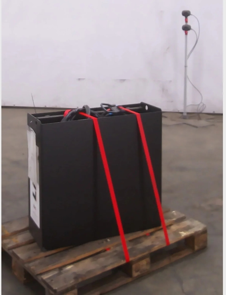 Battery 24V 240Ah - Acumulador para Equipo de manutención: foto 1 Battery 24V 240Ah - Acumulador para Equipo de manutención: foto 1