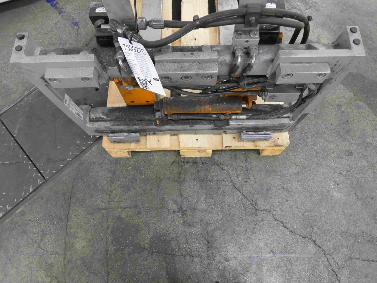 Durwen Fork positioner FEM 2 RZV25 - Implemento para Equipo de manutención: foto 4 Durwen Fork positioner FEM 2 RZV25 - Implemento para Equipo de manutención: foto 4