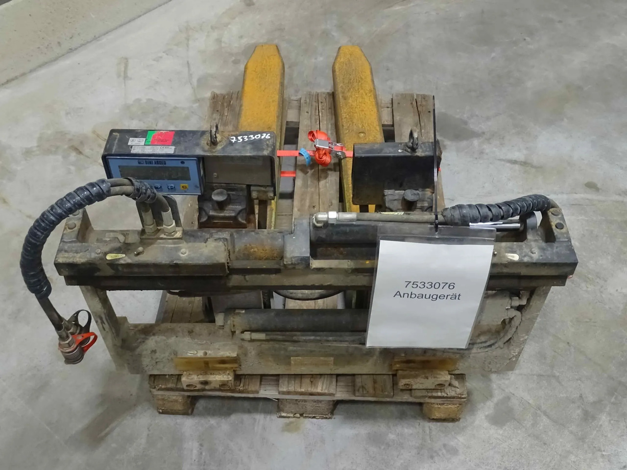 Durwen Fork positioner FEM 2 RZV25S - Implemento para Equipo de manutención: foto 4 Durwen Fork positioner FEM 2 RZV25S - Implemento para Equipo de manutención: foto 4