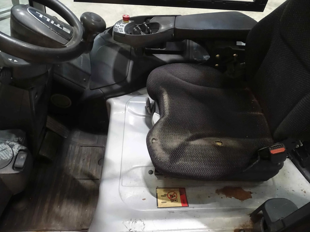 STILL RX60-35 - Carretilla elevadora eléctrica: foto 3 STILL RX60-35 - Carretilla elevadora eléctrica: foto 3