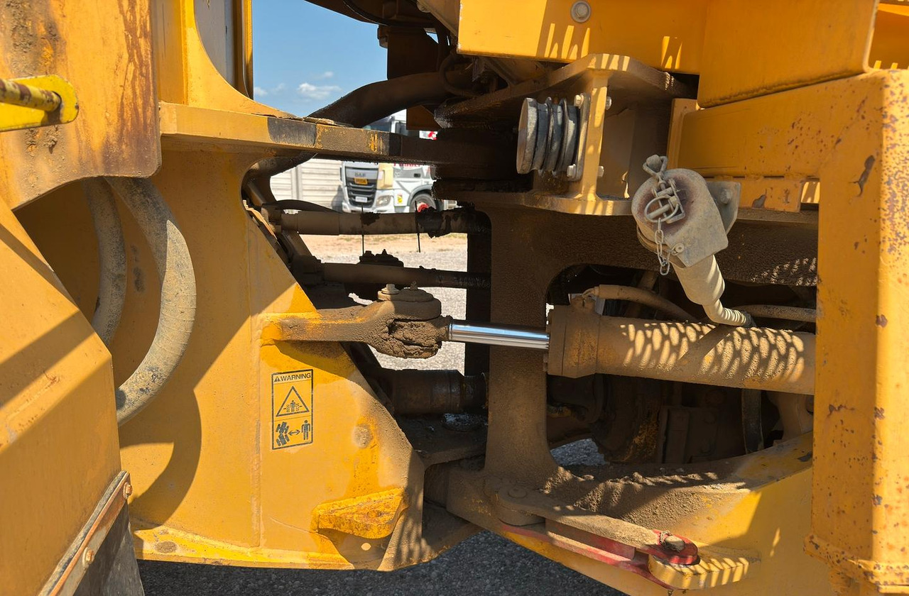 Cargadora de ruedas Pala gommata Volvo L 220: foto 7