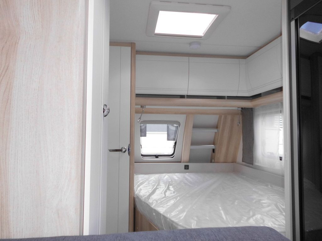 Caravana Hobby De Luxe 540 KMFe 2026 GARAGE AUTARK 1800kg.: foto 10 Caravana Hobby De Luxe 540 KMFe 2026 GARAGE AUTARK 1800kg.: foto 10