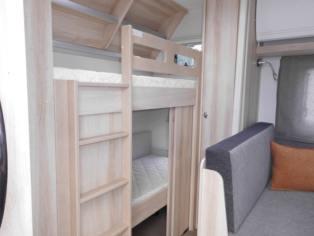 Caravana Hobby De Luxe 540 KMFe 2026 GARAGE AUTARK 1800kg.: foto 6 Caravana Hobby De Luxe 540 KMFe 2026 GARAGE AUTARK 1800kg.: foto 6