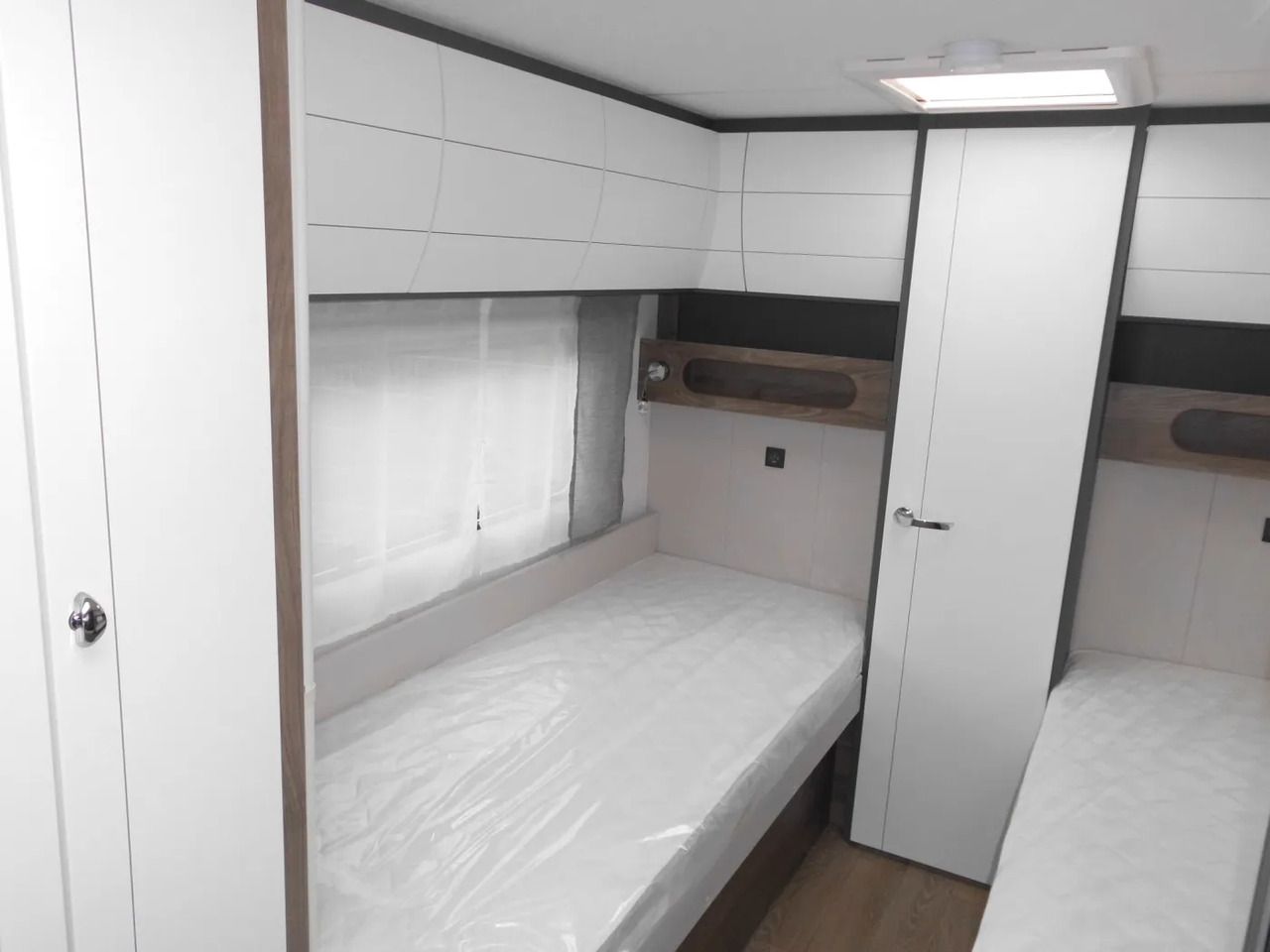 Caravana nuevo Hobby Excellent Edition 540 WLU 2026 2000kg.,: foto 11