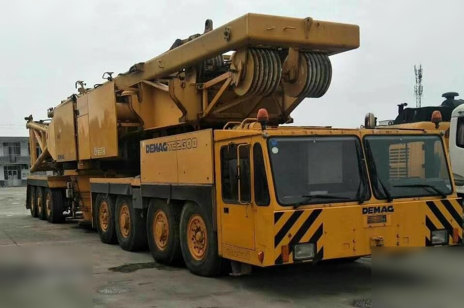 1991 DEMAG TC 2600 - Grúa automontante: foto 1 1991 DEMAG TC 2600 - Grúa automontante: foto 1