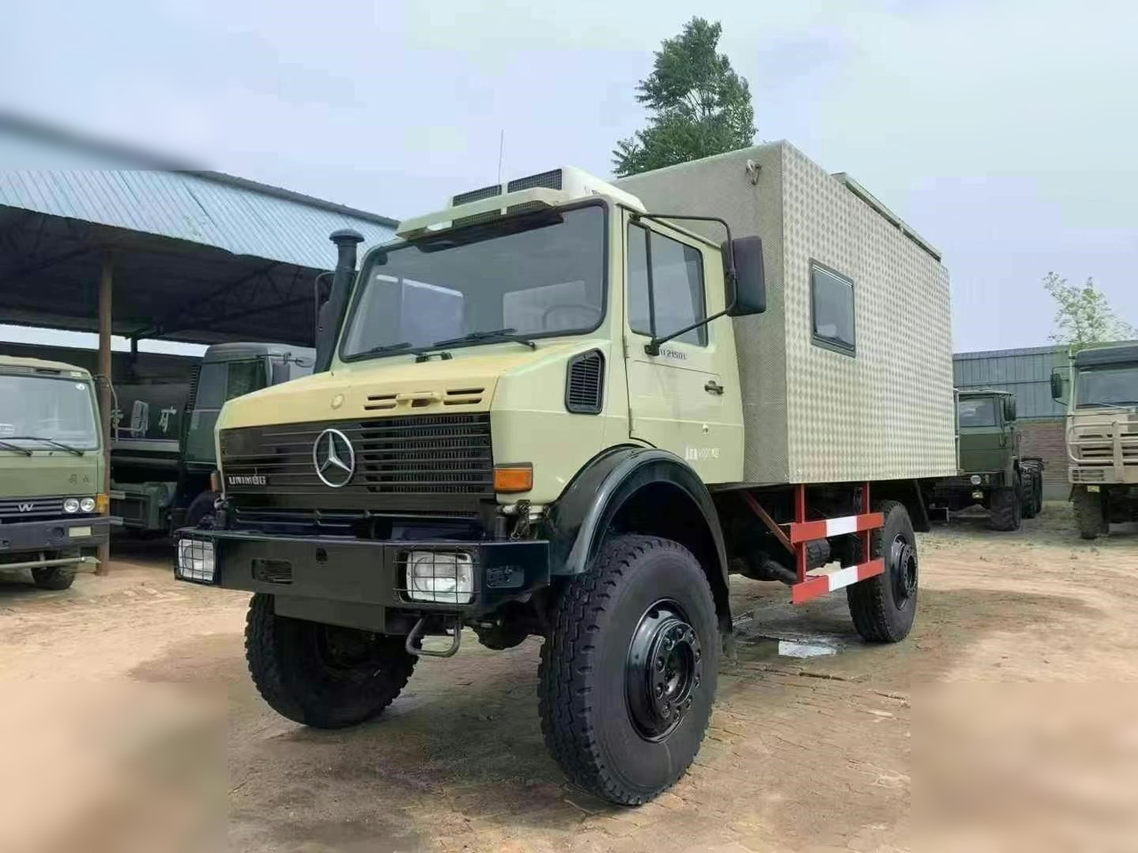 1995 MERCEDES-BENZ UNIMOG 2150 - Chasis camión: foto 1 1995 MERCEDES-BENZ UNIMOG 2150 - Chasis camión: foto 1