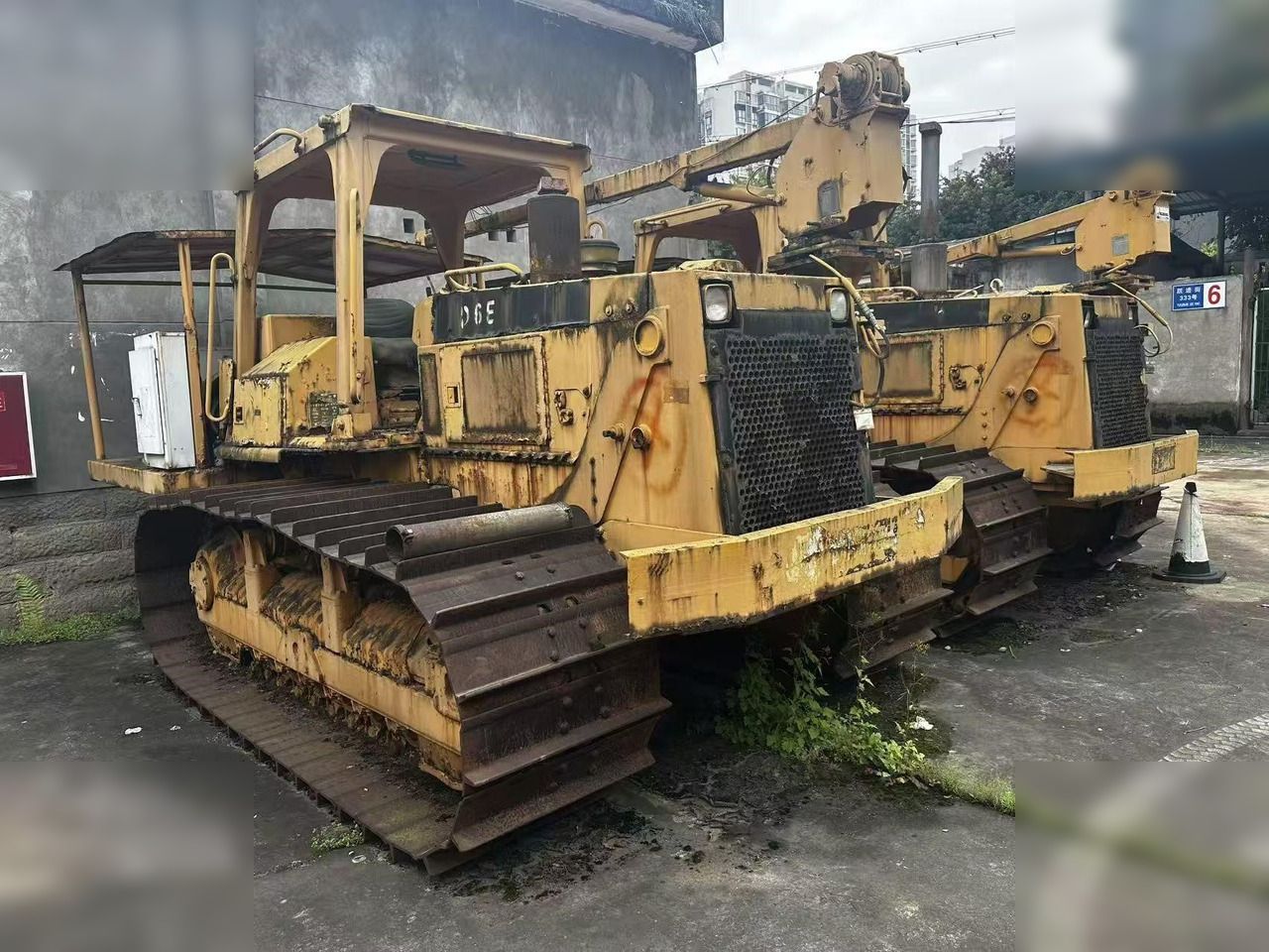 1996 CATERPILLAR D6E - Colocador de tubos: foto 2 1996 CATERPILLAR D6E - Colocador de tubos: foto 2