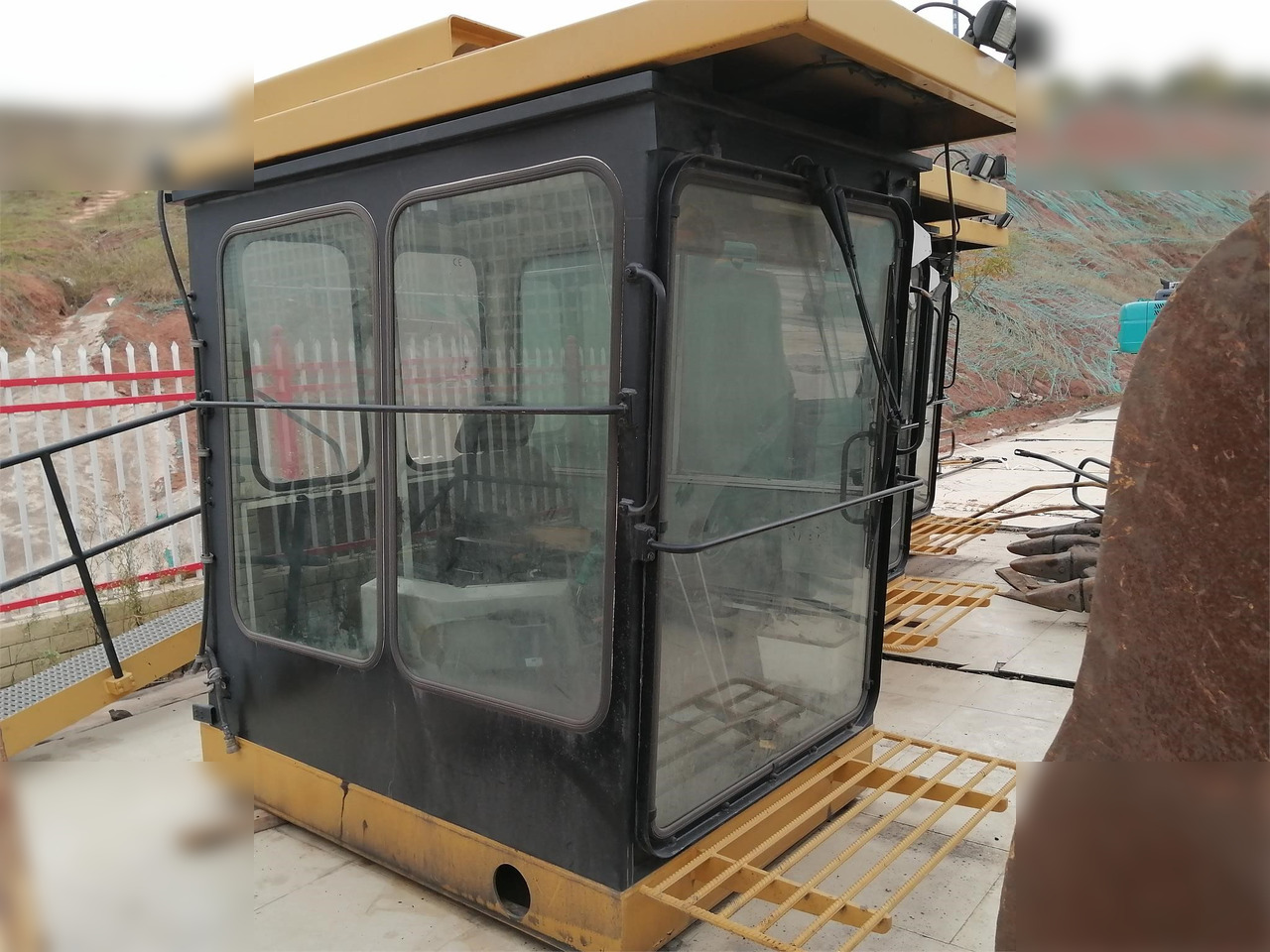 Excavadora de cadenas 2013 CATERPILLAR 6015: foto 7