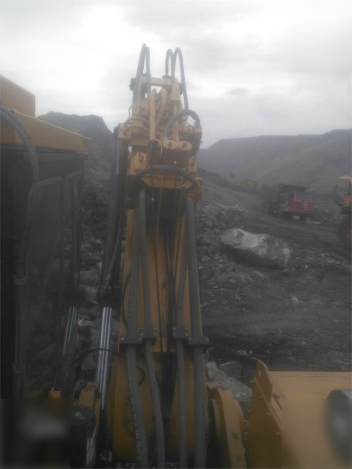Excavadora de cadenas 2013 CATERPILLAR 6015: foto 11