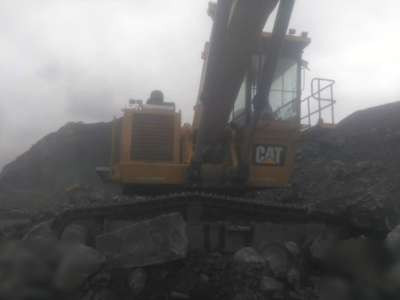 Excavadora de cadenas 2013 CATERPILLAR 6015: foto 18