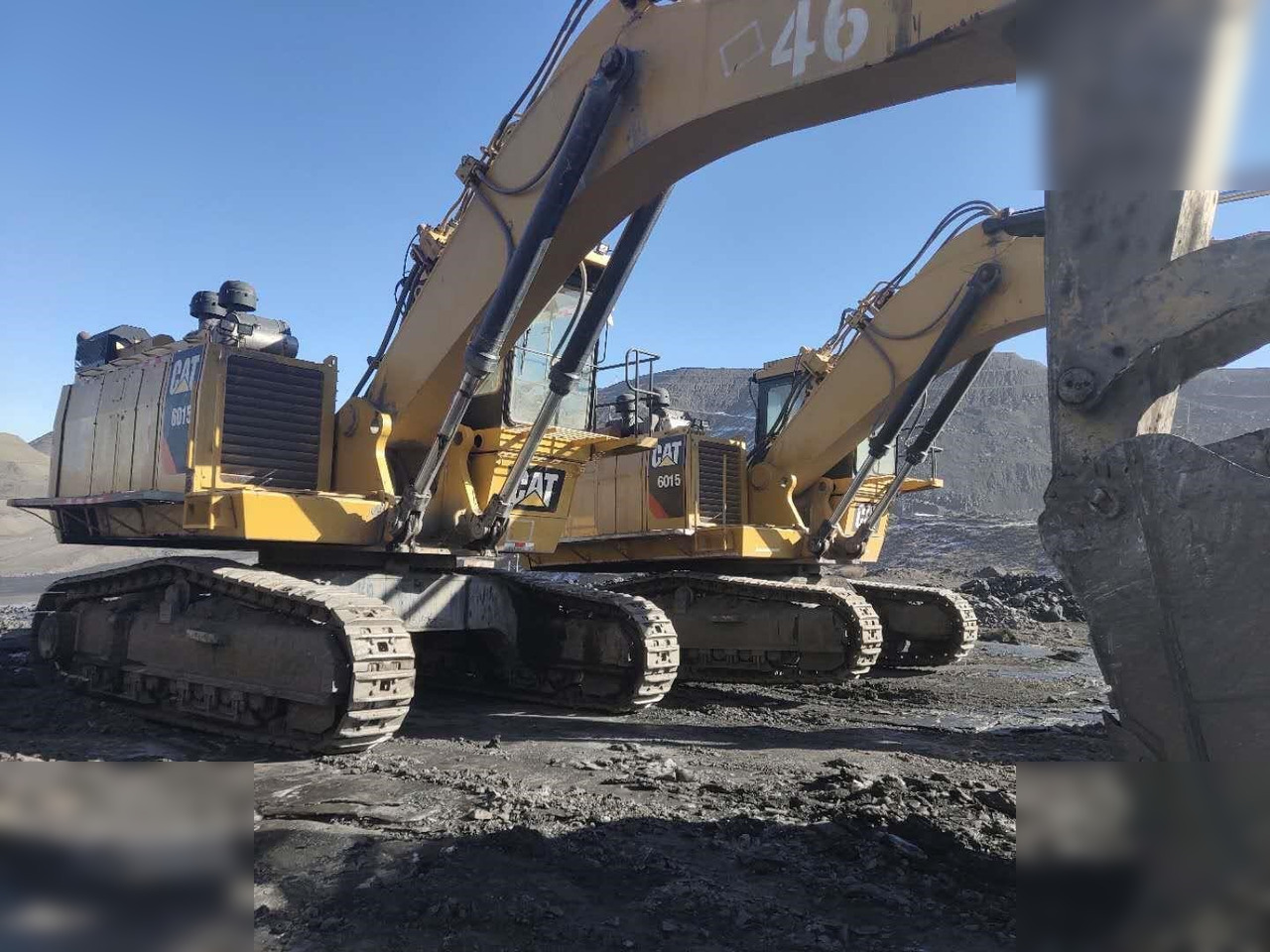 Excavadora de cadenas 2013 CATERPILLAR 6015: foto 10