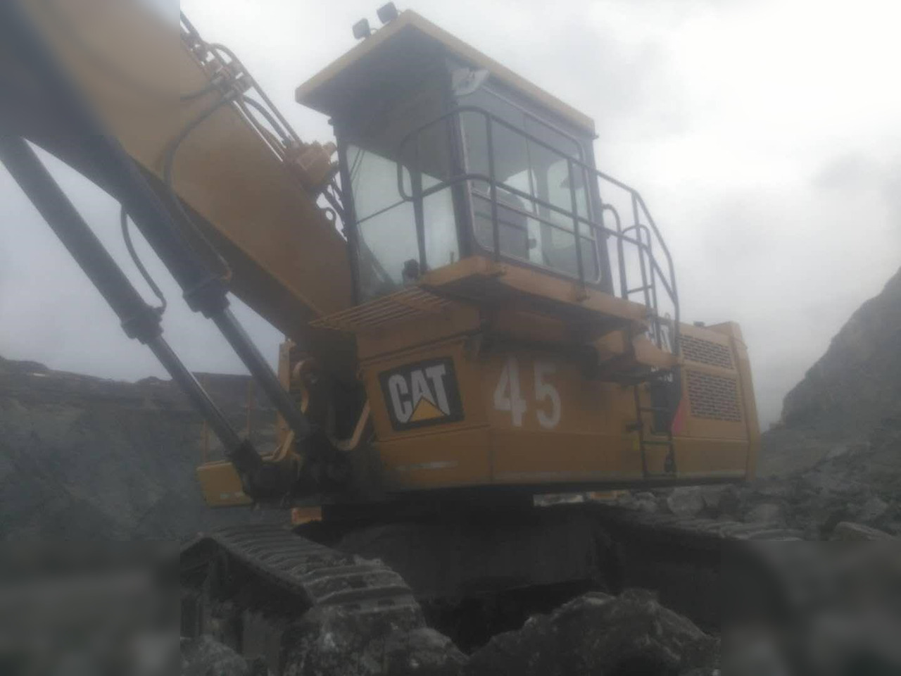 Excavadora de cadenas 2013 CATERPILLAR 6015: foto 16