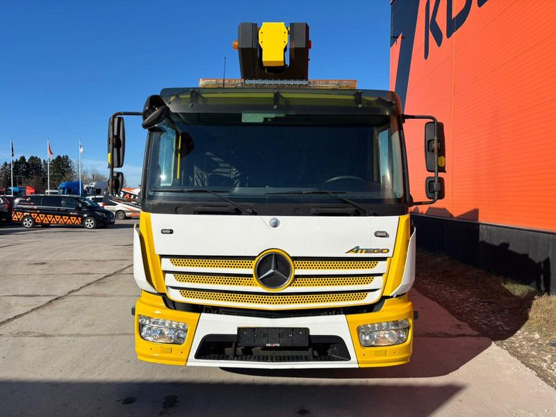 Mercedes-Benz Atego 1024 4x2 Versalift VDT-170-F / 2029 hours / working height 17,5 m / 265 kg - Camión, Camión grúa: foto 3 Mercedes-Benz Atego 1024 4x2 Versalift VDT-170-F / 2029 hours / working height 17,5 m / 265 kg - Camión, Camión grúa: foto 3