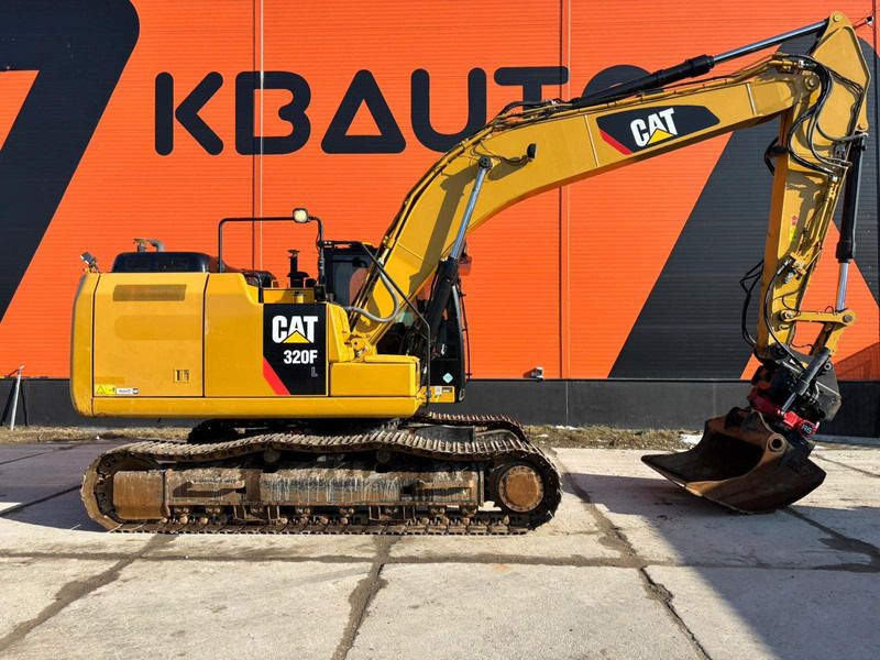 Caterpillar 320 FL 2 BUCKETS / 3D / TILTROTATOR / AC / CENTRAL LUBRICATION - Excavadora de cadenas: foto 4 Caterpillar 320 FL 2 BUCKETS / 3D / TILTROTATOR / AC / CENTRAL LUBRICATION - Excavadora de cadenas: foto 4