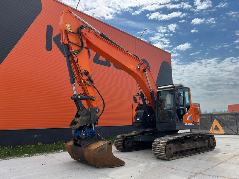 Doosan DX 235 LCR-5 3 D / ROTOTILT / CENTRAL LUBRICATION / AC - Excavadora de cadenas: foto 2 Doosan DX 235 LCR-5 3 D / ROTOTILT / CENTRAL LUBRICATION / AC - Excavadora de cadenas: foto 2