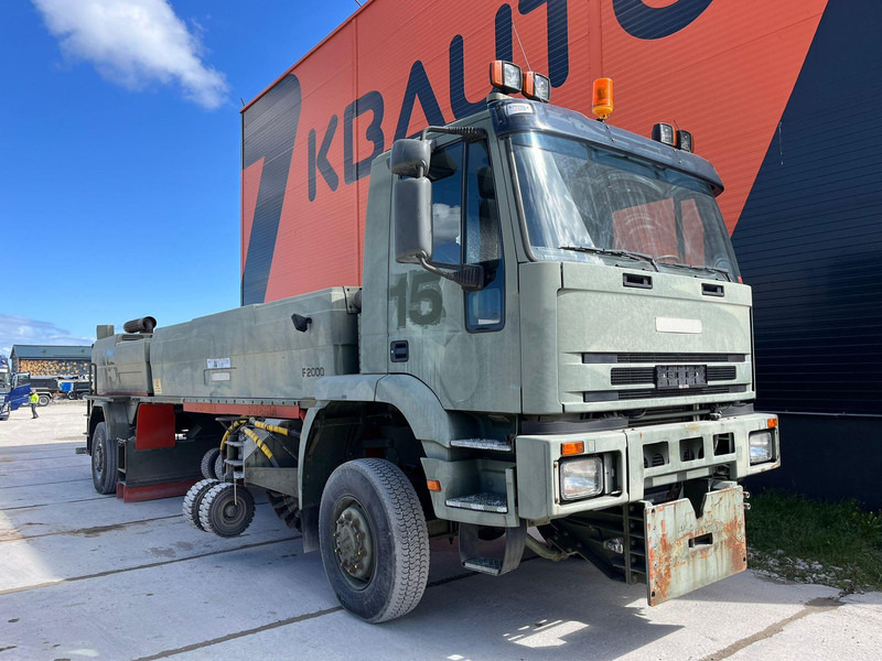 Iveco Fresia F 2000 4x4 SNOW PLOW / BROOM / BLOWER - Barredora vial: foto 4 Iveco Fresia F 2000 4x4 SNOW PLOW / BROOM / BLOWER - Barredora vial: foto 4