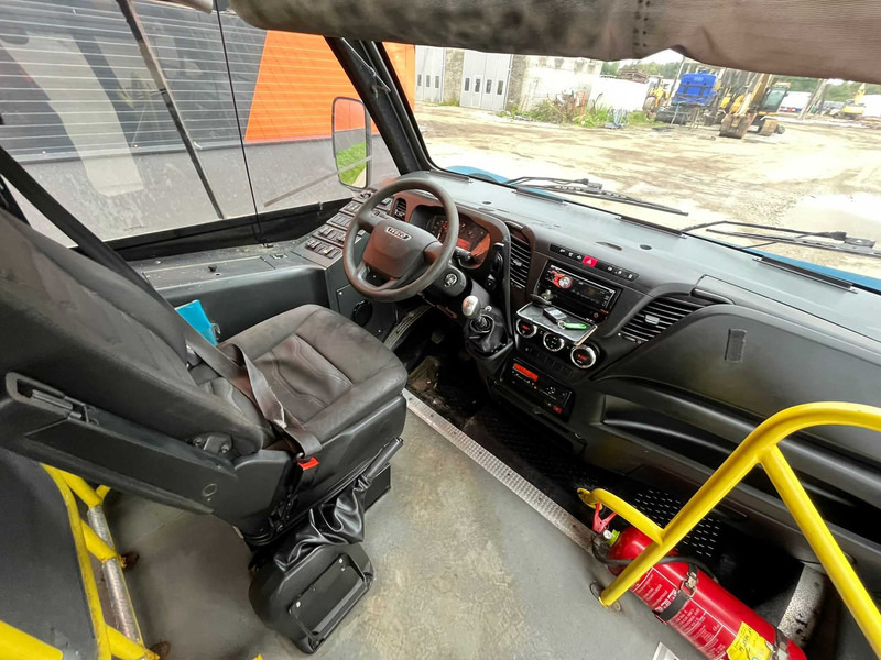Foto del interior 1: Autobús urbano Iveco KAPENA THESI 2 PCS AVAILABLE / CNG ! / 27 SEATS + 5 STANDING / AC