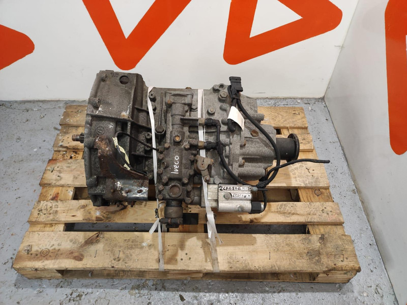 Iveco ZF 6S700TO GEARBOX - Caja de cambios para Camión: foto 3 Iveco ZF 6S700TO GEARBOX - Caja de cambios para Camión: foto 3