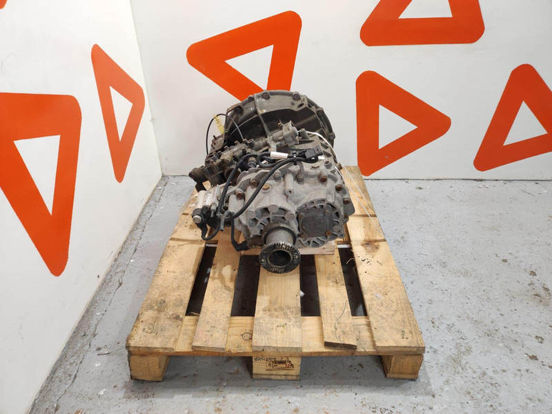 Iveco ZF 6S700TO GEARBOX - Caja de cambios para Camión: foto 4 Iveco ZF 6S700TO GEARBOX - Caja de cambios para Camión: foto 4