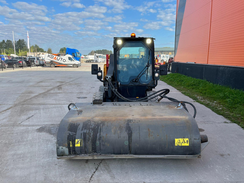JCB 155 T4 BUCKET & BRUSH - Cargadora de ruedas: foto 4 JCB 155 T4 BUCKET & BRUSH - Cargadora de ruedas: foto 4