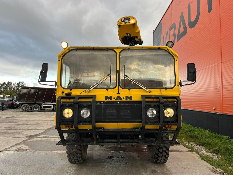 MAN DAF 14.440 4x4 Rosenbauer R280HN2 / 2800 l/min - 15 bar / 300 l/min - 40 bar / tanks 178 + 1546 l - Camión de bomberos: foto 3 MAN DAF 14.440 4x4 Rosenbauer R280HN2 / 2800 l/min - 15 bar / 300 l/min - 40 bar / tanks 178 + 1546 l - Camión de bomberos: foto 3