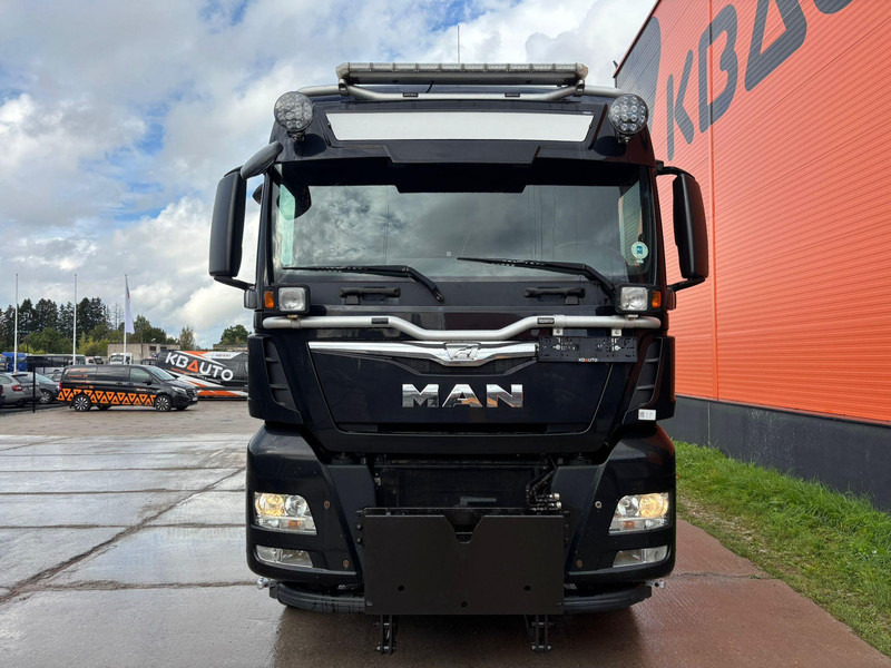 MAN TGX 35.560 8x4*4 LOW MILEAGE ! / INTARDER / JOAB 24 ton / L=5600 mm / SNOW PLOW EQUIPMENT - Multibasculante camión: foto 2 MAN TGX 35.560 8x4*4 LOW MILEAGE ! / INTARDER / JOAB 24 ton / L=5600 mm / SNOW PLOW EQUIPMENT - Multibasculante camión: foto 2