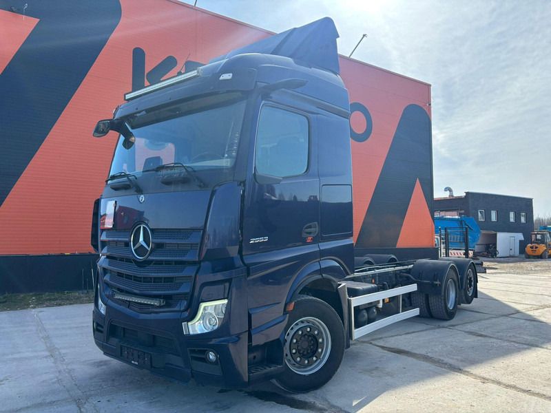 Mercedes-Benz Actros 2553 6x2*4 STREAM SPACE / CHASSIS L=7490 mm - Chasis camión: foto 2 Mercedes-Benz Actros 2553 6x2*4 STREAM SPACE / CHASSIS L=7490 mm - Chasis camión: foto 2
