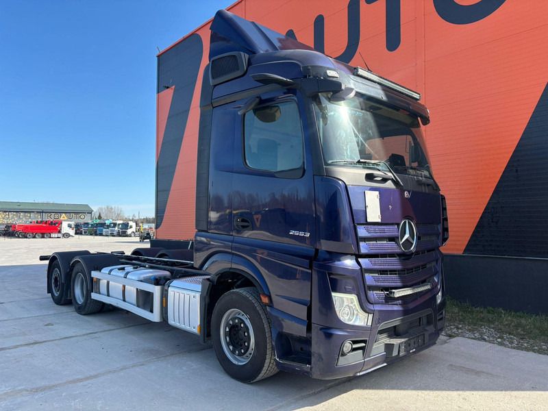 Mercedes-Benz Actros 2553 6x2*4 STREAM SPACE / CHASSIS L=7490 mm - Chasis camión: foto 4 Mercedes-Benz Actros 2553 6x2*4 STREAM SPACE / CHASSIS L=7490 mm - Chasis camión: foto 4