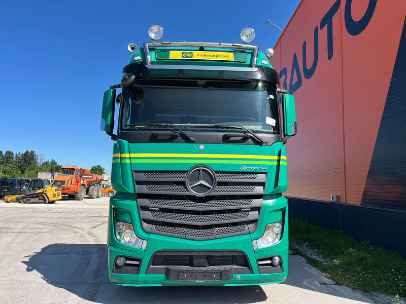 Mercedes-Benz Actros 3563 8x4*4 RETARDER / CHASSIS L=7358 mm - Chasis camión: foto 2 Mercedes-Benz Actros 3563 8x4*4 RETARDER / CHASSIS L=7358 mm - Chasis camión: foto 2