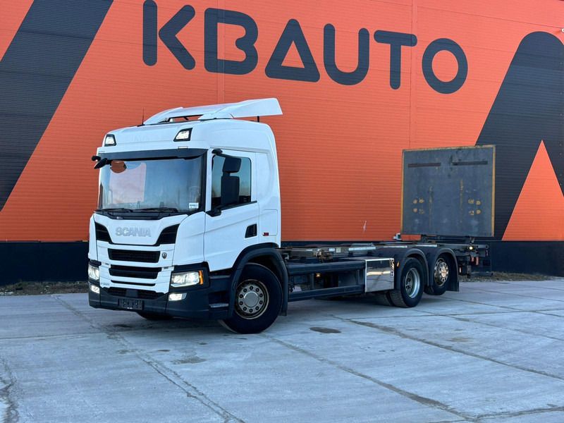 Scania P 500 6x2*4 9 TON FRONT AXLE / RETARDER - Portacontenedore/ Intercambiable camión: foto 1 Scania P 500 6x2*4 9 TON FRONT AXLE / RETARDER - Portacontenedore/ Intercambiable camión: foto 1