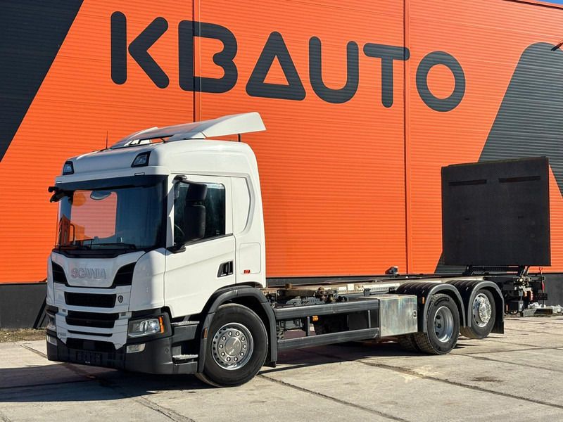 Scania P 500 6x2*4 9 TON FRONT AXLE / RETARDER - Portacontenedore/ Intercambiable camión: foto 1 Scania P 500 6x2*4 9 TON FRONT AXLE / RETARDER - Portacontenedore/ Intercambiable camión: foto 1