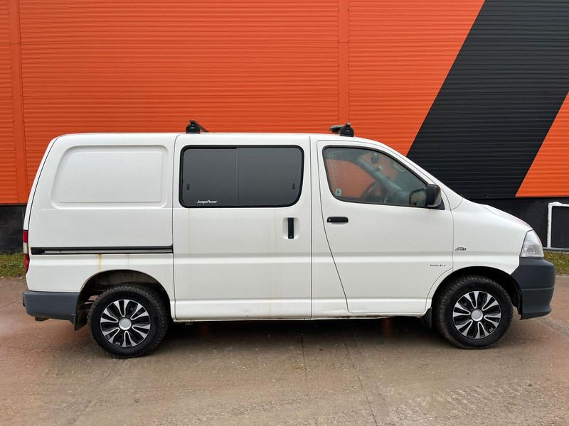 Toyota HiAce 4x4 - Furgoneta pequeña: foto 5 Toyota HiAce 4x4 - Furgoneta pequeña: foto 5