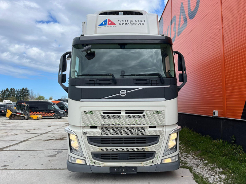 Volvo FH 460 6x2*4 FOR SALE AS CHASSIS / CHASSIS L=7400 mm - Chasis camión: foto 3 Volvo FH 460 6x2*4 FOR SALE AS CHASSIS / CHASSIS L=7400 mm - Chasis camión: foto 3