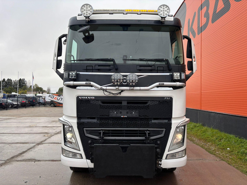 Volvo FH 540 6x4 RETARDER / TANDEM AXLE LIFT / SNOWPLOW EQUIPMENT / BOX L = 4473 mm - Volquete camión: foto 3 Volvo FH 540 6x4 RETARDER / TANDEM AXLE LIFT / SNOWPLOW EQUIPMENT / BOX L = 4473 mm - Volquete camión: foto 3