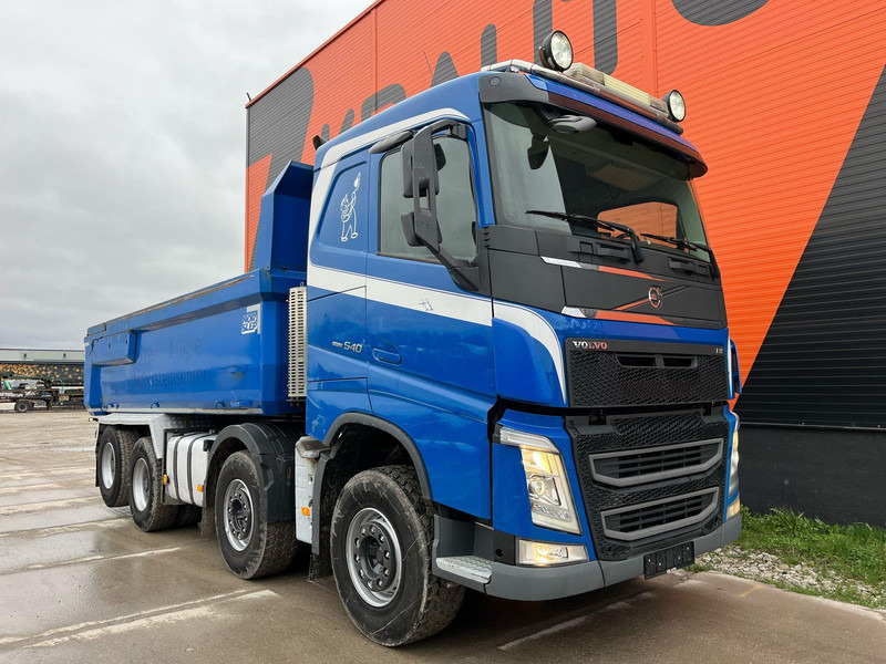 Volvo FH 540 8x4 TANDEM AXLE LIFT / BIG AXLES / BOX L=5652 mm - Volquete camión: foto 4 Volvo FH 540 8x4 TANDEM AXLE LIFT / BIG AXLES / BOX L=5652 mm - Volquete camión: foto 4