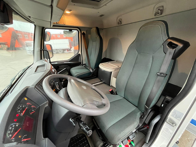 Leasing financiero de Volvo FL 210 4x2 BOXHEATING / BOX L=8757 mm leasing Volvo FL 210 4x2 BOXHEATING / BOX L=8757 mm: foto 19 Leasing financiero de Volvo FL 210 4x2 BOXHEATING / BOX L=8757 mm leasing Volvo FL 210 4x2 BOXHEATING / BOX L=8757 mm: foto 19