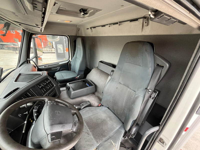 Camión caja cerrada Volvo FM 330 4x2 BOX L=7533 mm: foto 19 Camión caja cerrada Volvo FM 330 4x2 BOX L=7533 mm: foto 19