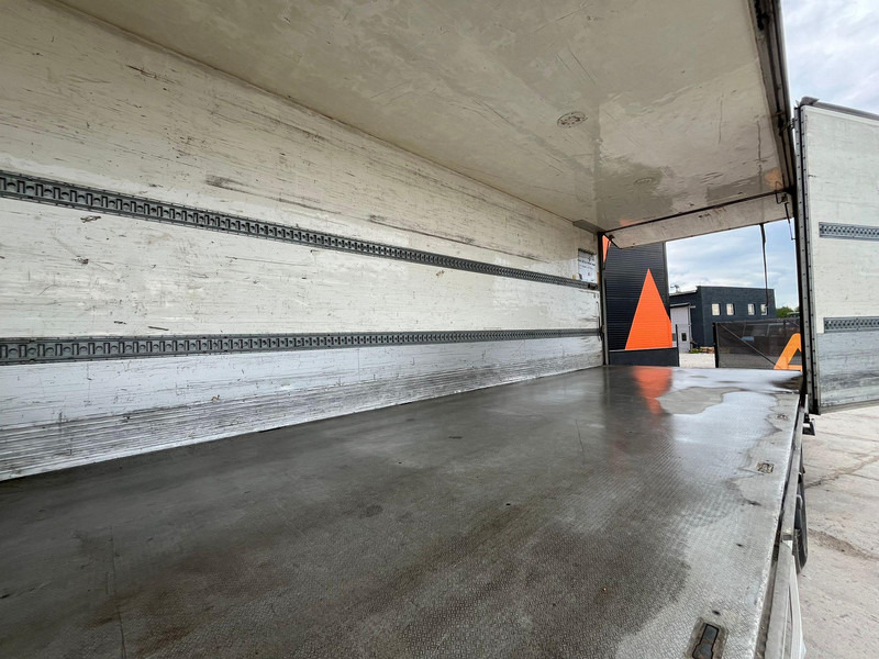 Camión caja cerrada Volvo FM 330 4x2 BOX L=7533 mm: foto 13 Camión caja cerrada Volvo FM 330 4x2 BOX L=7533 mm: foto 13