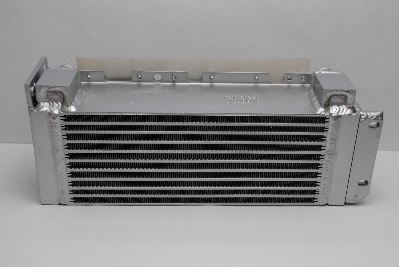 Enfriador de aceite para Maquinaria de construcción nuevo Oliekoeler 04102800 / 04281090 voor Deutz BF4L2011, D2011 L04 I, TD2011: foto 7 Enfriador de aceite para Maquinaria de construcción nuevo Oliekoeler 04102800 / 04281090 voor Deutz BF4L2011, D2011 L04 I, TD2011: foto 7