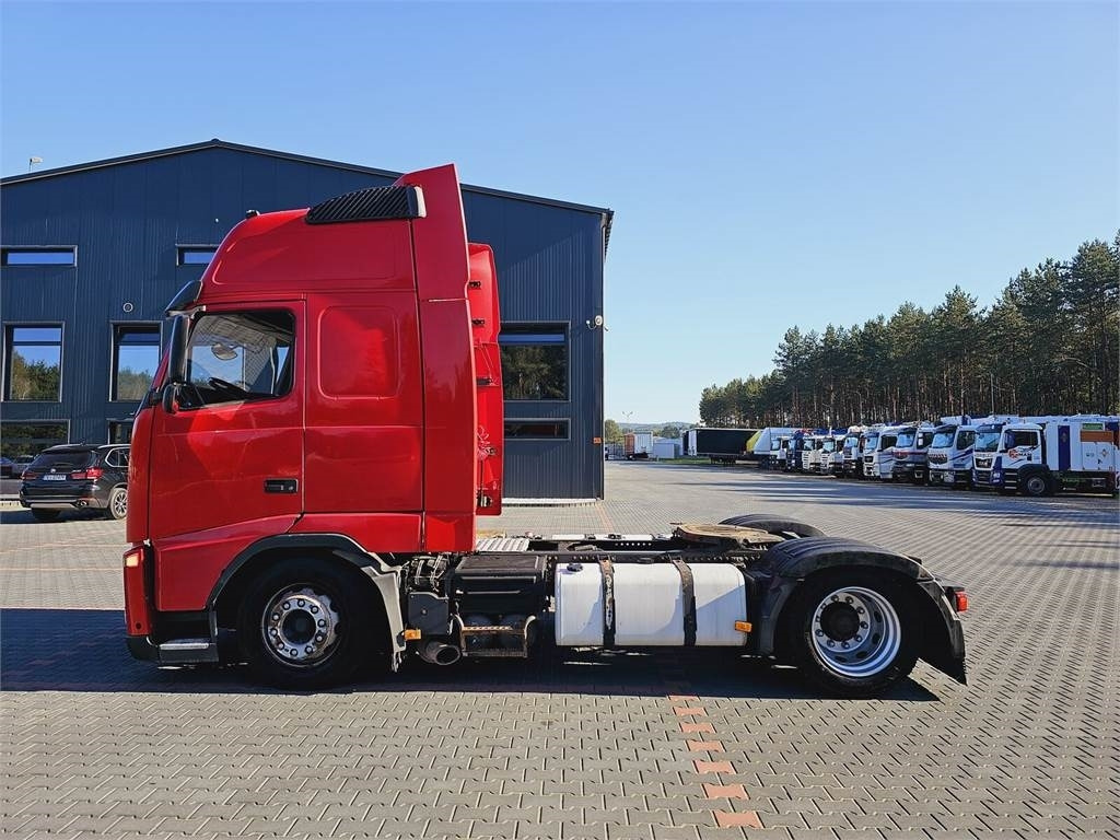 Volvo FH13 XXL MANUAL 420 EURO 5 2011 r MEGA LOW DECK  - Cabeza tractora: foto 3 Volvo FH13 XXL MANUAL 420 EURO 5 2011 r MEGA LOW DECK  - Cabeza tractora: foto 3