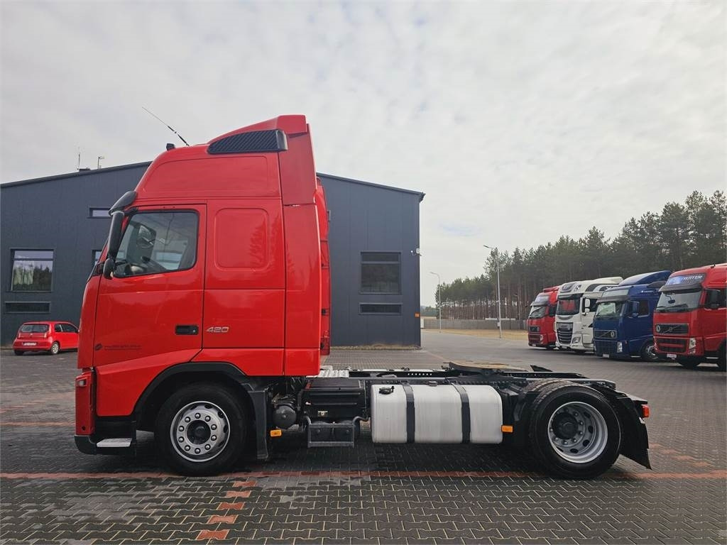 Volvo FH13 XXL NEW TIRES MANUAL 420 EURO 5 2011  - Cabeza tractora: foto 3 Volvo FH13 XXL NEW TIRES MANUAL 420 EURO 5 2011  - Cabeza tractora: foto 3